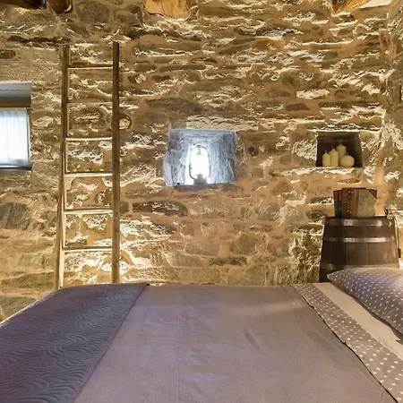 Medieval Stone Retreat With Views Appartamento