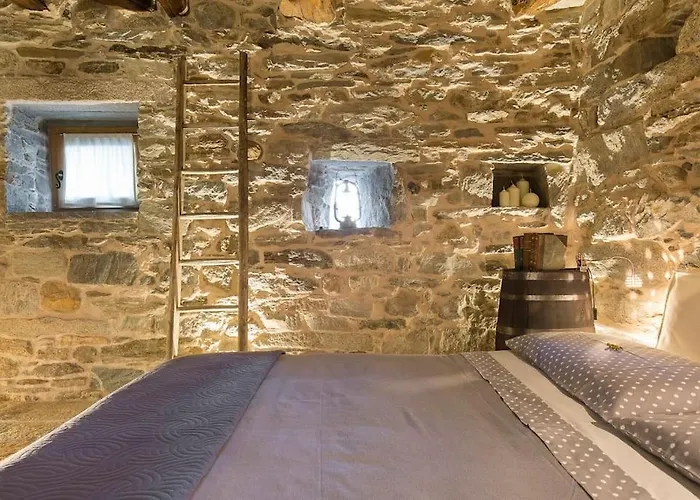 Medieval Stone Retreat With Views Lägenhet